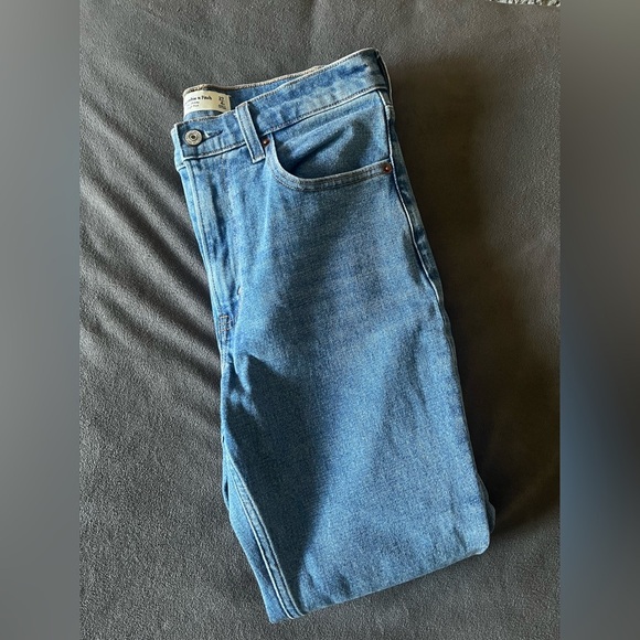 NWOT Abercrombie & Fitch The Skinny High Rise Jean Women’s Size 27 / 4 S Short - Picture 13 of 14